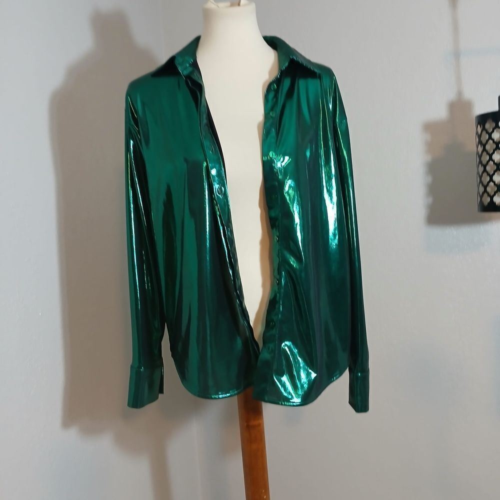 Anthropologie Gillian Liquid Shine Green Long Sleeve Button Down Shirt Size S - Picture 9 of 12